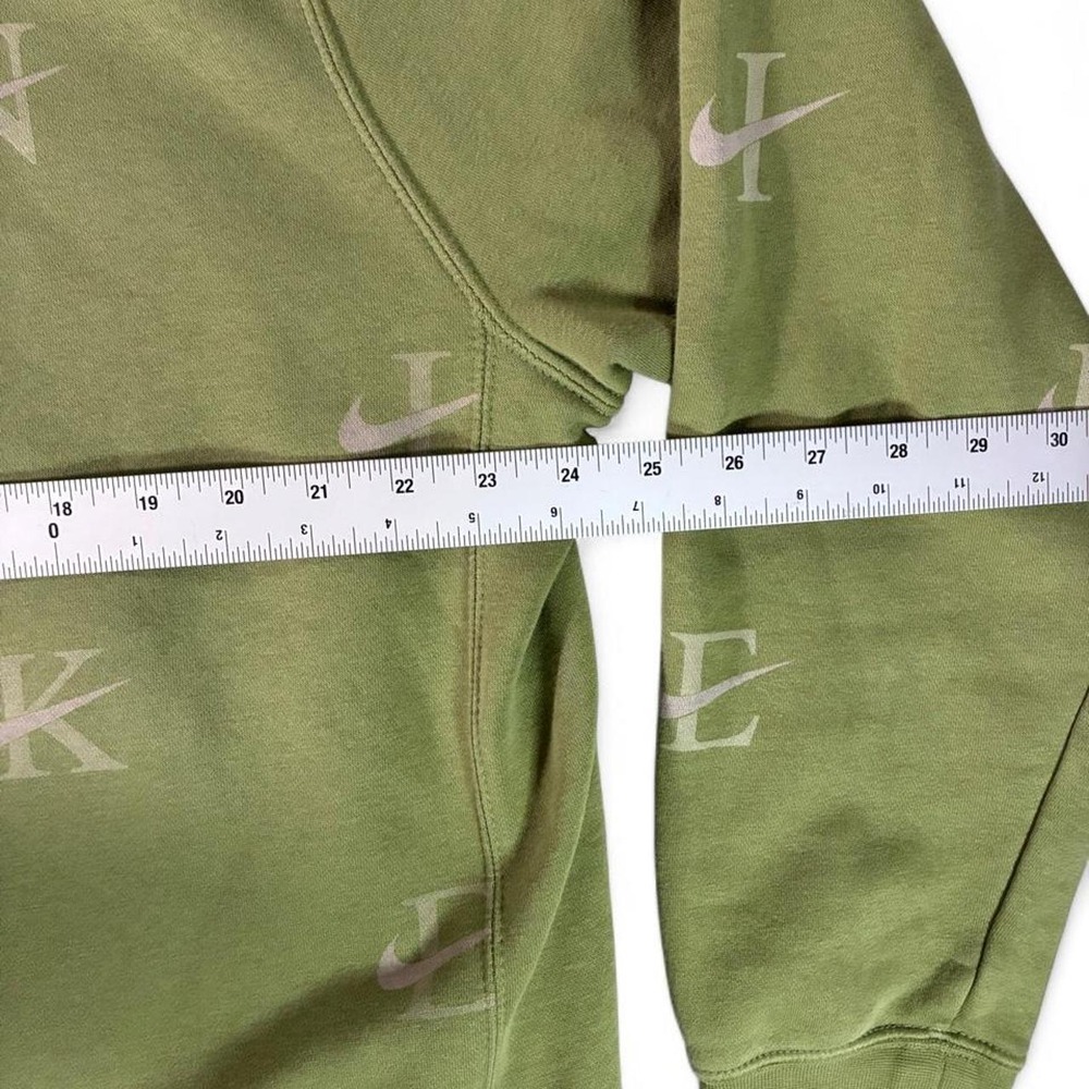 NWOT olive Nike Sportsclub fleece green hoodie with monogram print. Men's XL - Picture 4 of 5
